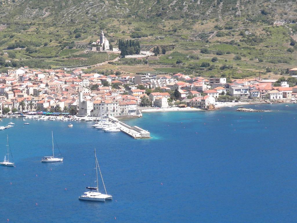 Mira Sea Front Guesthouse Komiža Esterno foto