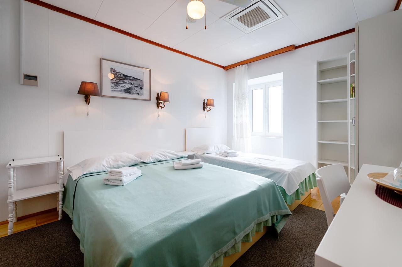 Mira Sea Front Guesthouse Komiža Esterno foto